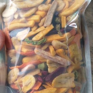 Combo 1 ký thập cẩm + khoai lang sấy mật ong <250g>