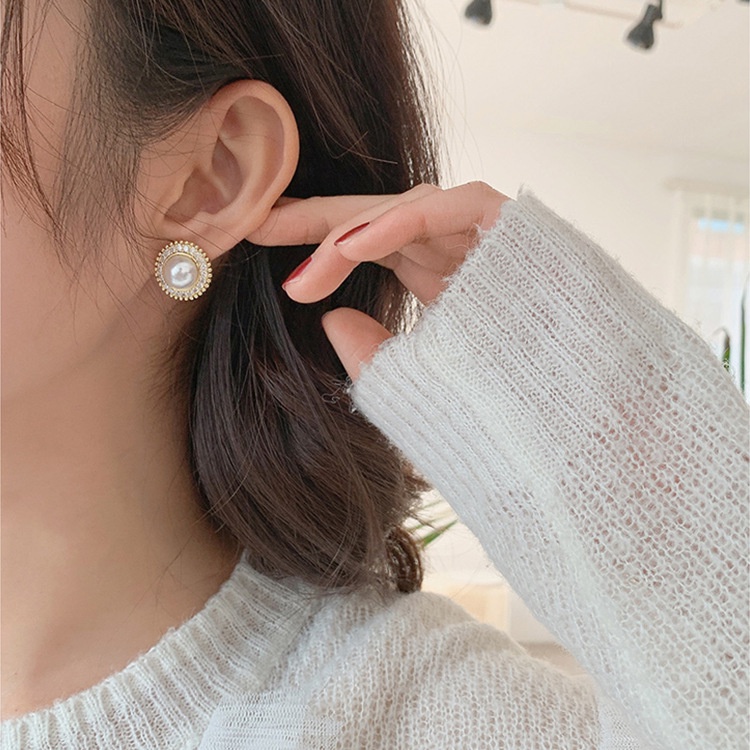 Khuyên tai nữ mạ bạc 925 Khuyên hoa đính ngọc trai nhân tạo nữ tính - F61