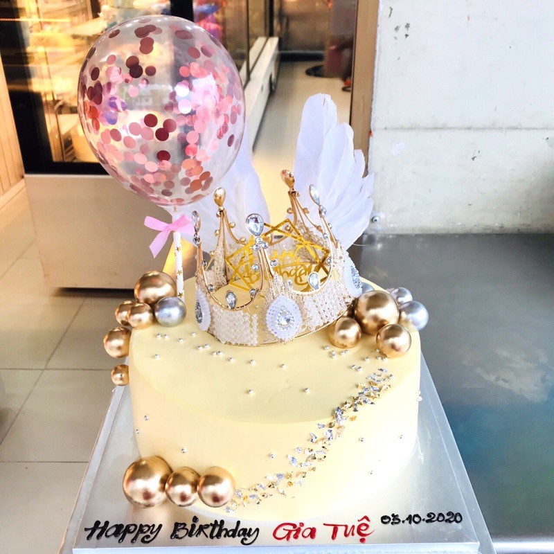 Cánh lông vũ trang trí bánh kem sang trọng hpbd