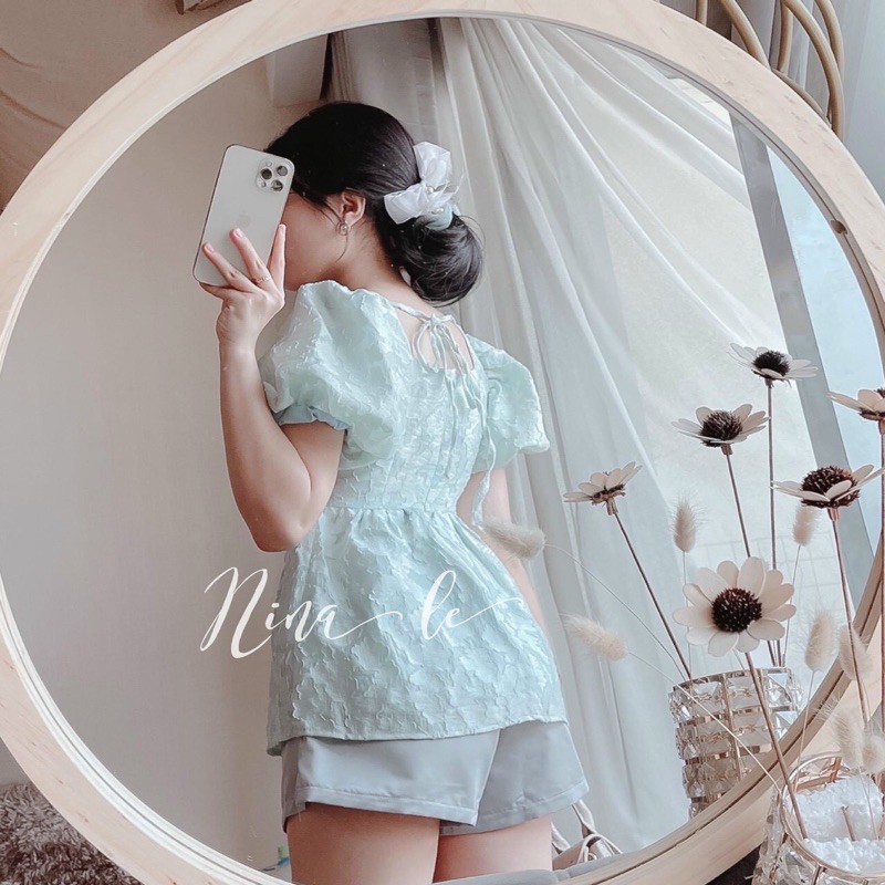 Set áo ren tay bồng và quần short xinh xắn