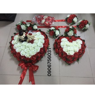 Hoa cưới xe hơi mẫu trái tim HOA HỒNG ĐỎ TRẮNG gồm 12 chi tiết hoa, đế nam châm, cam kết hình thật 100%