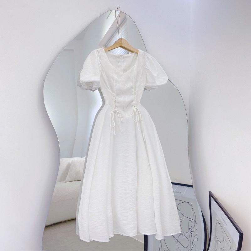 ĐẦM MIDI TRẮNG CỔ TIM ĐAN EO TAY BỒNG