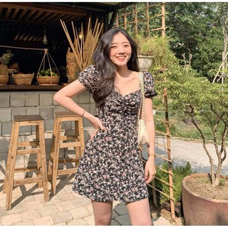 Đầm hoa nhíu ngực