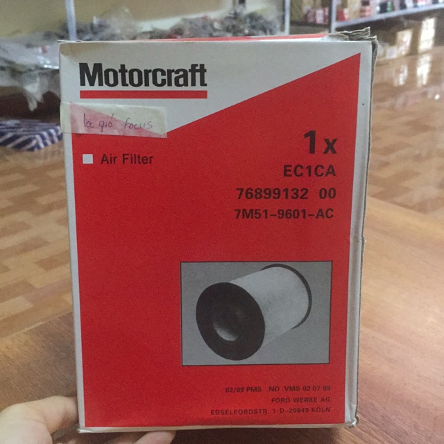 lọc gió Focus  1.6, 1.8, 2.0 ( loại 4 cửa trụ )