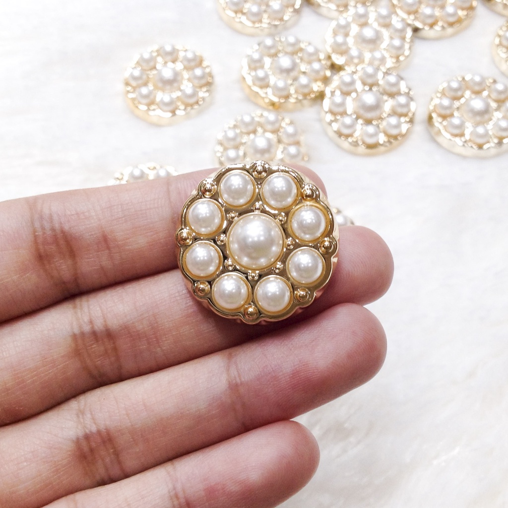 Cúc áo hoa mai 3d vàng đính hạt cườm trai Nút khoác dạ tweed thời trang kết váy đầm thanh lịch size 2.5cm