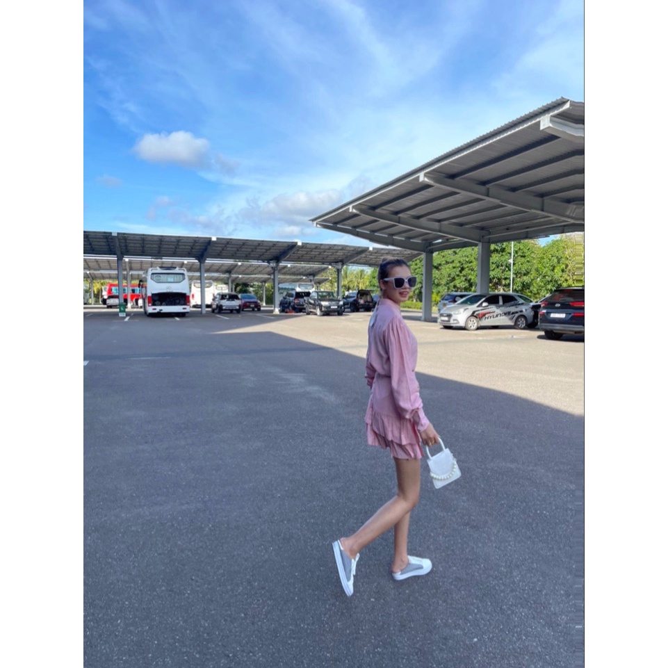 Set sơ mi cổ trụ kèm chân váy bèo siêu xinh