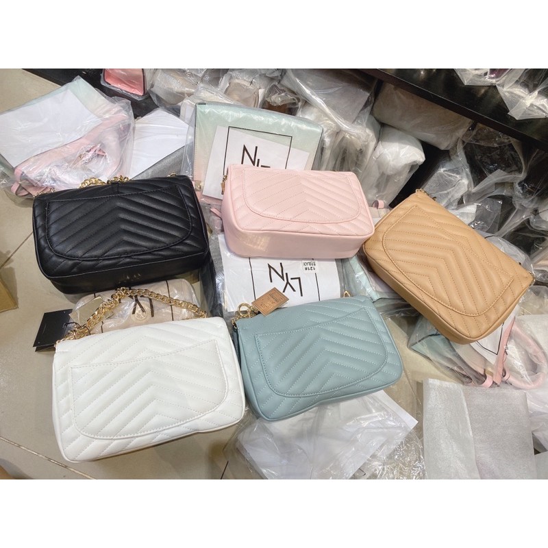 Túi LYN ISABEL L HANDBAGS đeo chéo khoá tròn size 25