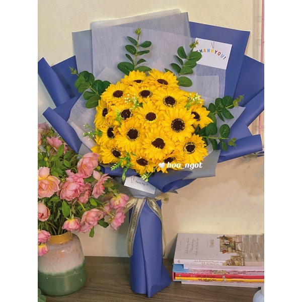 Bó hoa hướng dương sáp thơm, bó hoa tốt nghiệp vĩnh cửu đặc biệt xinh xắn tặng kèm thiệp túi