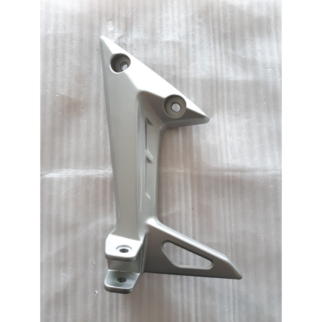 Gác chân sau Exciter 2006 - 2010 Bạc