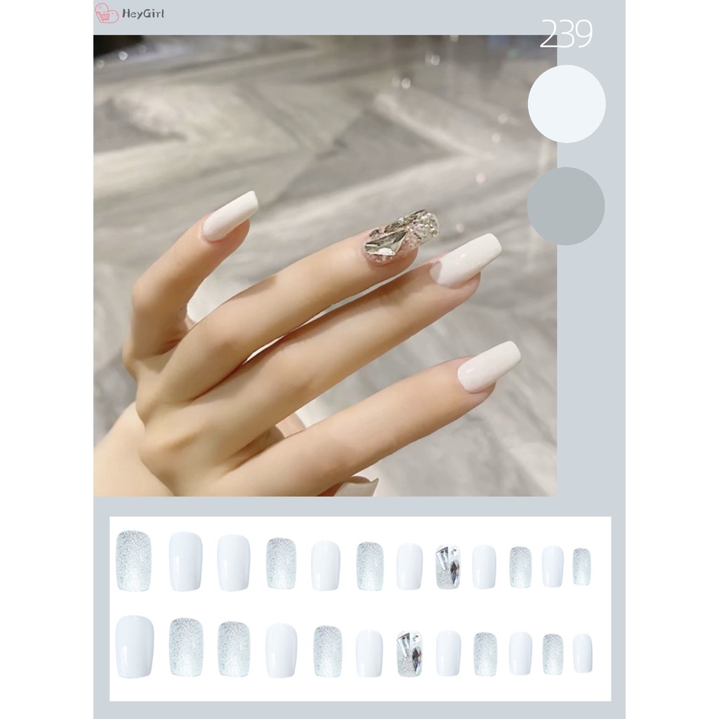 Set 24 Móng Tay Giả Đính Đá Dễ Thương Cho Nữ