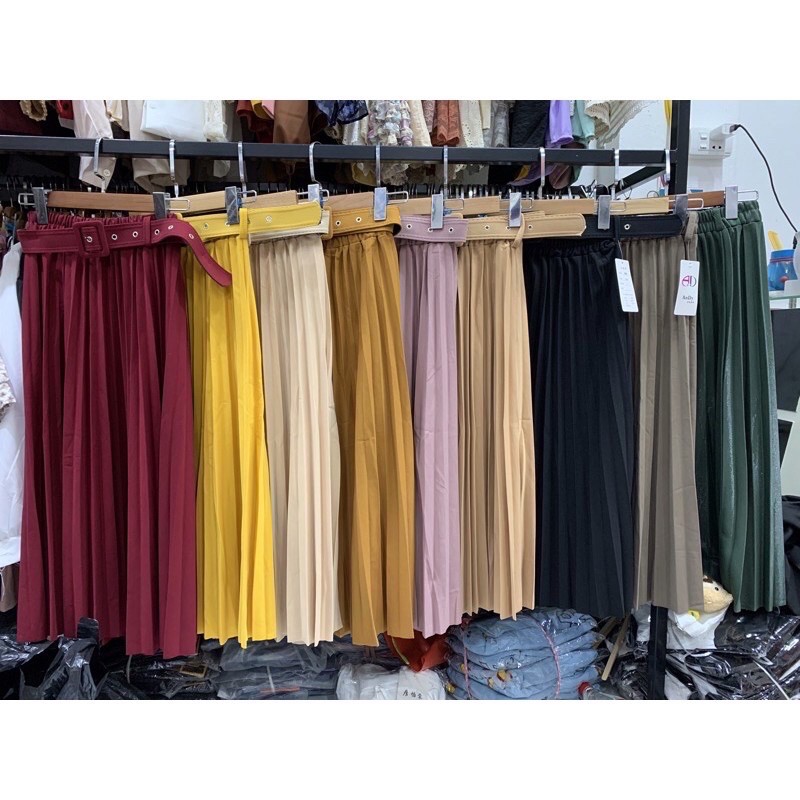 Chân váy xếp ly dáng dài kèm đai