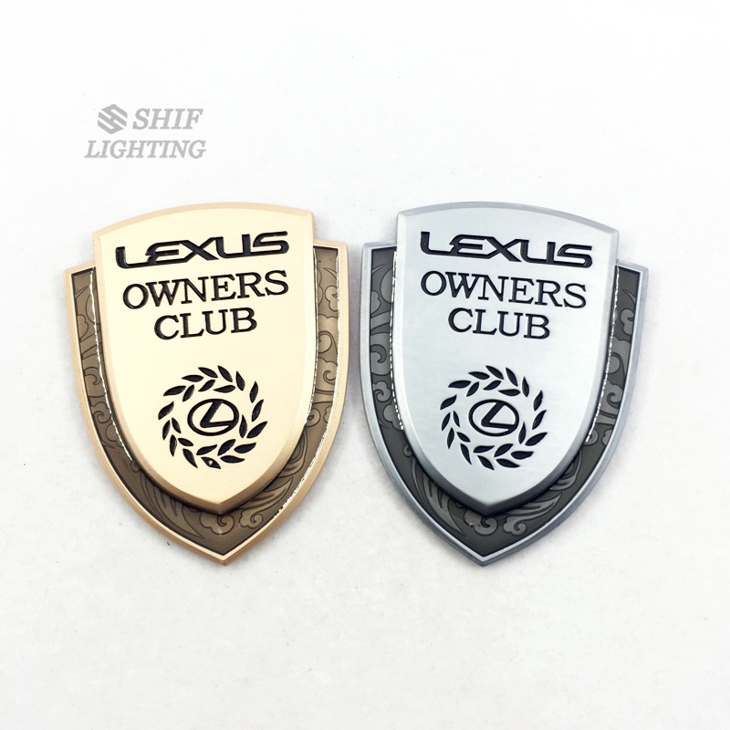 Logo màu vàng kim LEXUS OWNERS CLUB dành cho dòng xe Lexus