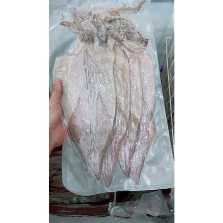 một con mực khô to, hàng loại một ngon dày dài 30cm SeaFood size mực 8-12con/kg, hút chân không | BigBuy360 - bigbuy360.vn