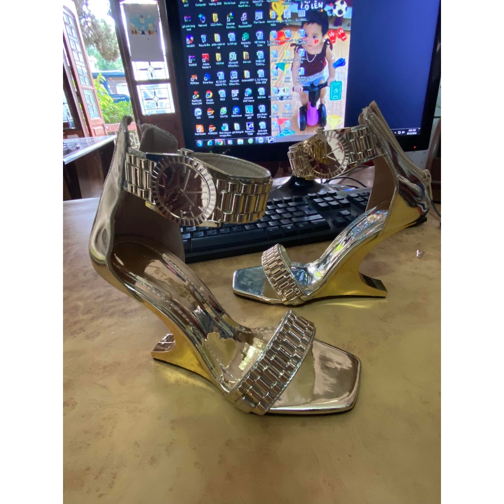 Sandal đế xuồng đồng hồ quai mắt xích gót các điệu 9cm hai màu đen vàng mã SD16 Shop Phương Nhi