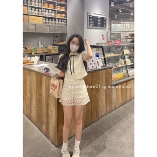 Set áo sơ mi phối nơ đen kèm quần váy ren hoa Nana21 Nanastore21