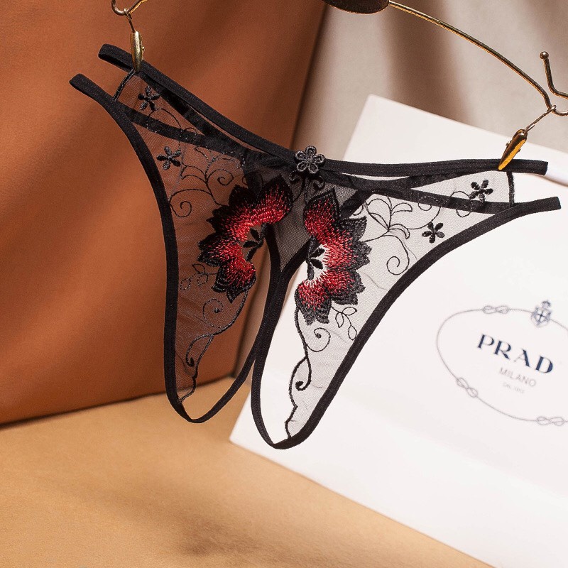 Quần lót nữ Sexy lọt khe  xẻ đáy họa tiết cánh hoa xuyên thấu YiOn Underwear QK04