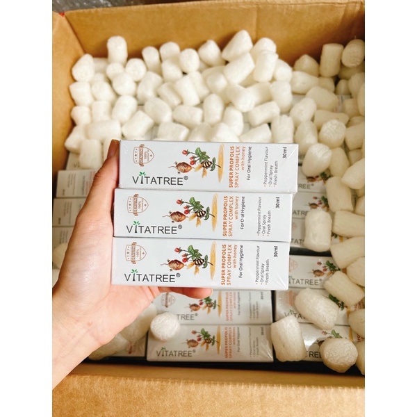 Chai xịt keo ong Vitatree Super Propolis With Manuka Honey 25ml