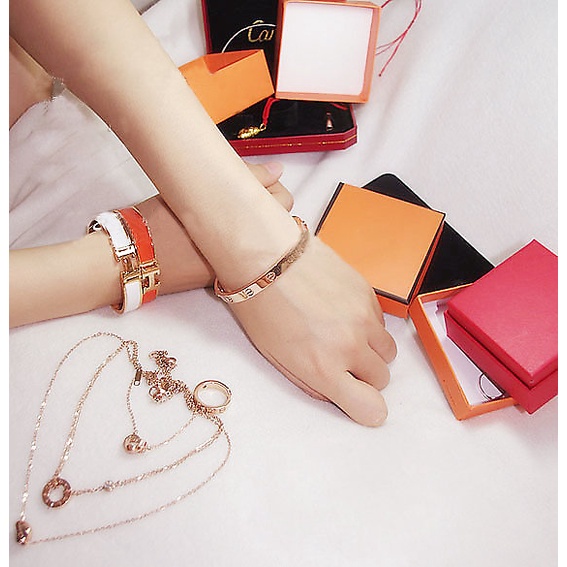 [ xả kho ] Vòng tay nam nữ hình đinh chất liệu titan VT001T