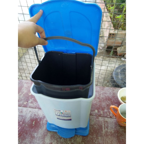 thùng rác đạp Dustbin Duy Tân