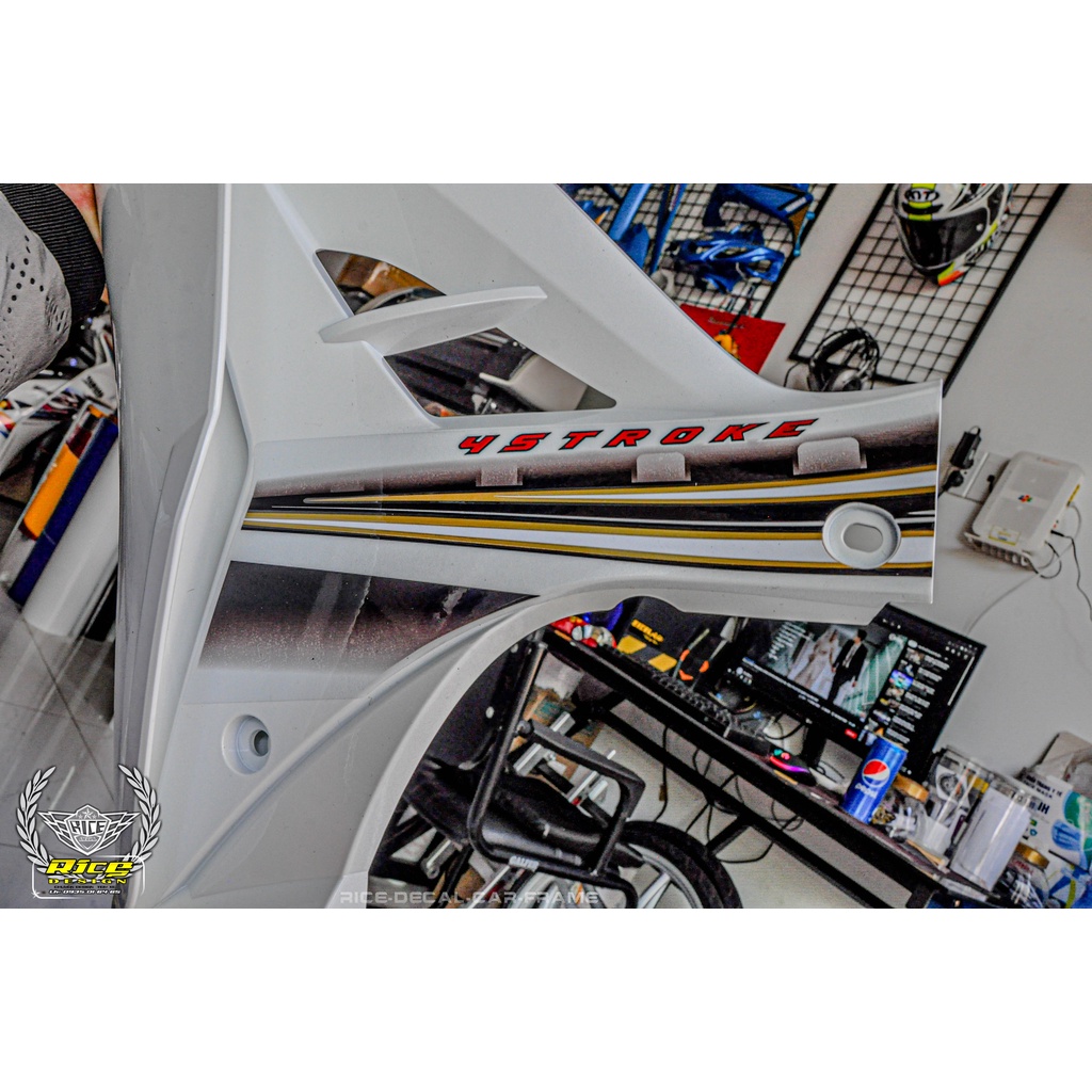 Tem Sirius Trước trắng Sau Đen Mẫu mới Thái Vuông hot