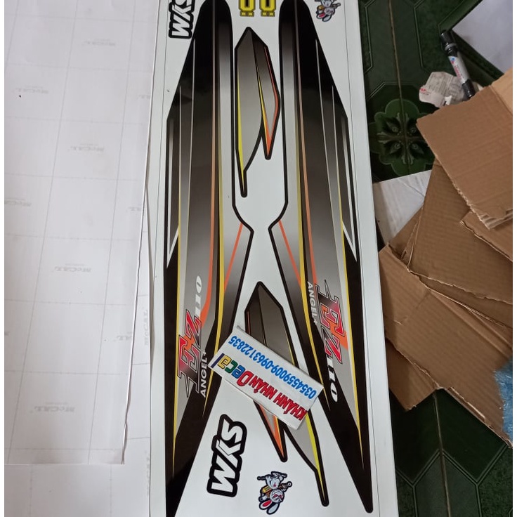 tem rời ez110 xe đen và trắng