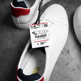 Giầy sneaker buộc dây trắng gót đỏ