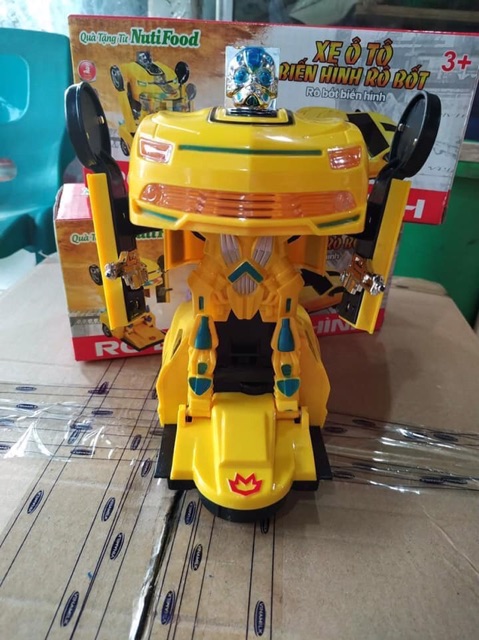 Xe robot biến hình