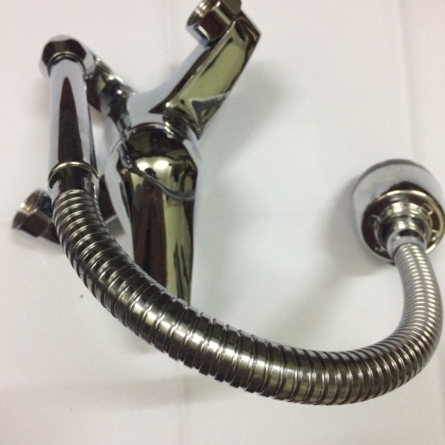 ⚡  Vòi chậu rửa bát cắm tường nóng lạnh CAESAR - bảo hành 4,5 năm