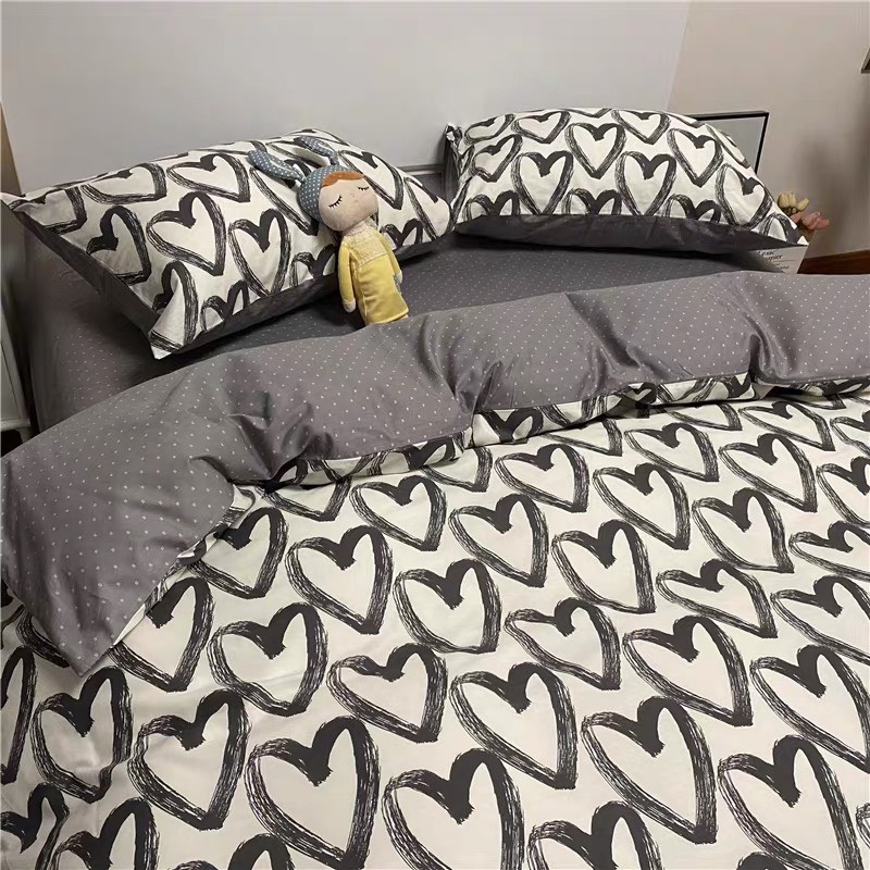(Mẫu Mới) Trọn Bộ Vỏ Chăn Ga Gối Cotton Poly Hàn Quốc Cao Cấp Lan Pham Bedding - Họa Tiết Tim Đen