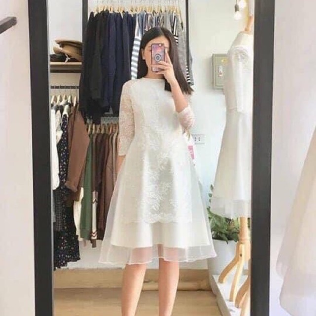 Váy trắng cách tân
