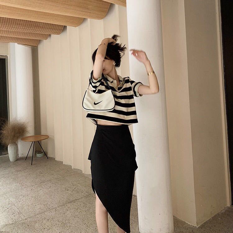 Áo Thun Nữ Ngắn Tay Sọc Ngang Trắng Đen Thời Trang