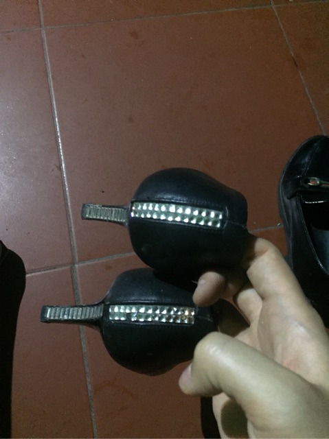 Thanh lý giày 50 k