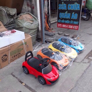 Xe ô tô audi chòi chân cho bé