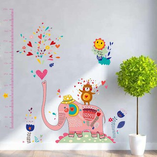 Decal dán tường hình voi hồng đo chiều cao cho bé