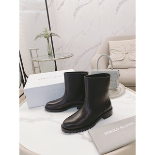 Boot nữ da thật thời trang cao cấp Manolo Blahnik phong cách đường phố, sành điệu