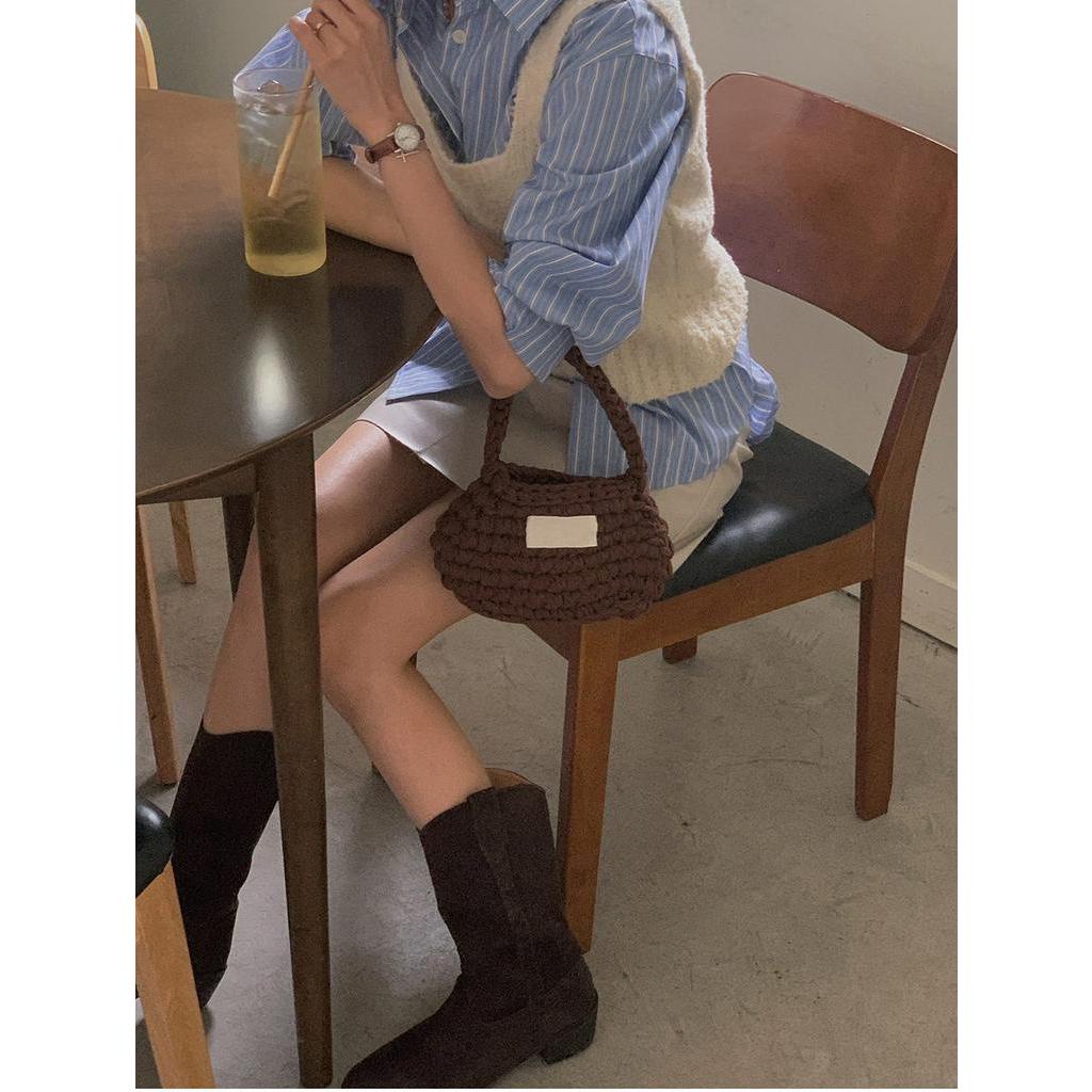 60635 Bên Ngoài Thời Trang Áo Yếm Trắng