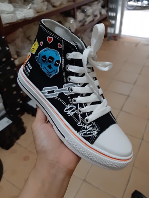 Giày thể thao cao cổ dáng converse mắt xích