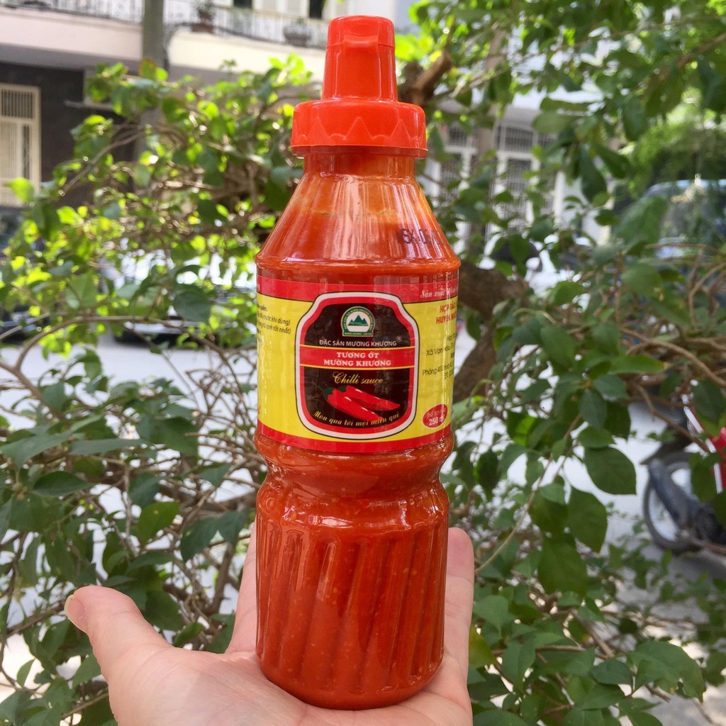 Tương ớt Mường Khương Lào Cai chuẩn vị, chai 250ml tiện sử dụng