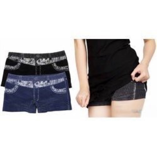 Quần mặc trong váy giả jean