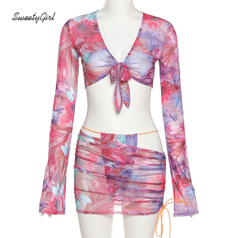 Bộ áo croptop tay dài cổ chữ V in họa tiết hoa + chân váy ngắn xếp ly thời trang gợi cảm cho nữ