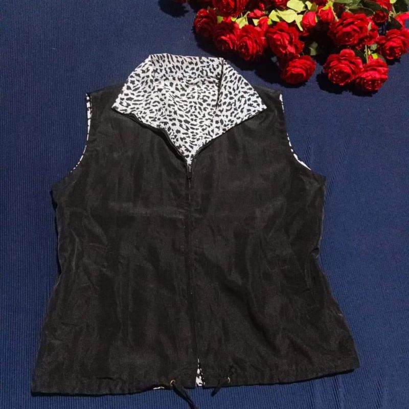 Áo khoác gilê hai lớp beo và đen rất xinh size S M HÀNG 2hand freesize