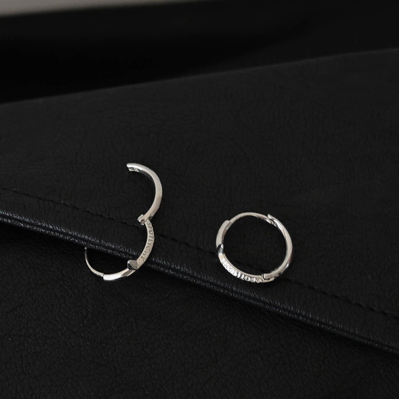 Bông Tai Ngôi Sao / Hình Tròn Đơn Giản Phong Cách punk Cá Tính Cho Nam Và Nữ