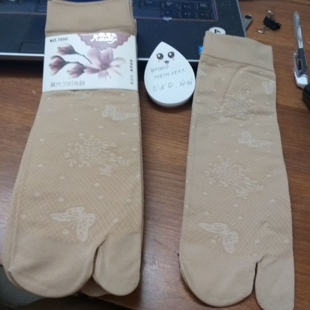 Sỉ 10 đôi tất xỏ ngón in hoa DN7050