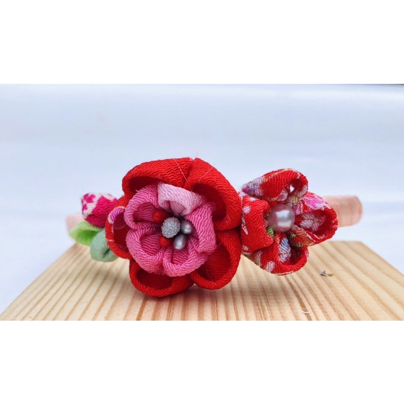 Cài tóc Kanzashi cho bé gái