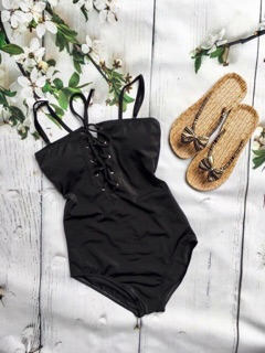 Bikini liền mảnh