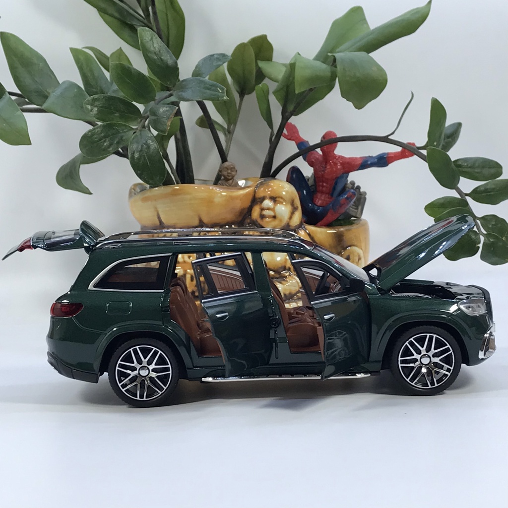 Mô hình xe ô tô Mercedes Benz GLS 63 tỷ lệ 1:24