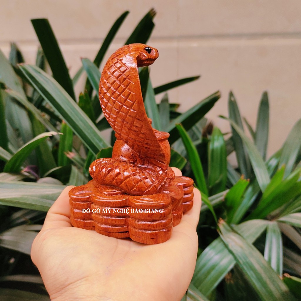 Tượng con rắn gỗ hương cao 12 cm