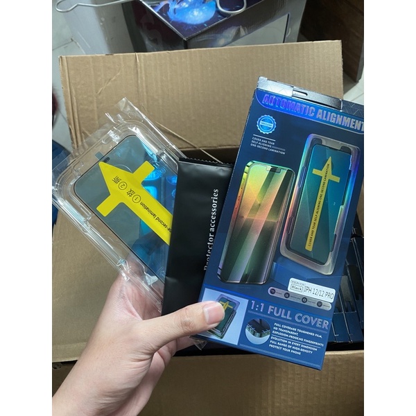Kính cường lực iphone có khuôn tự dán I Viền cực mỏng I Cảm ứng mượt I Giá rẻ