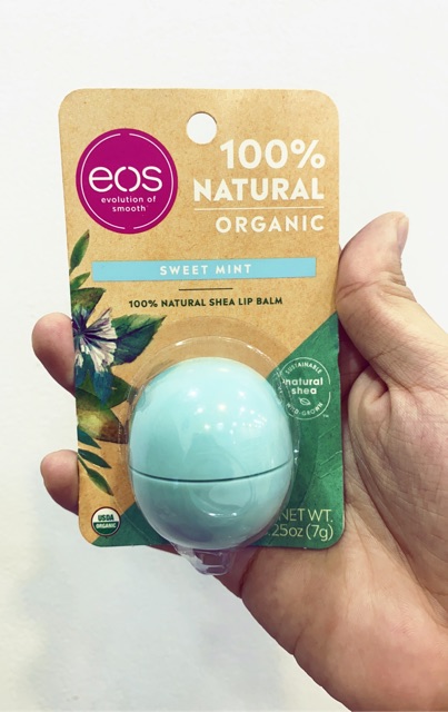 Son quả trứng EOS Lip Balm (Các mùi)