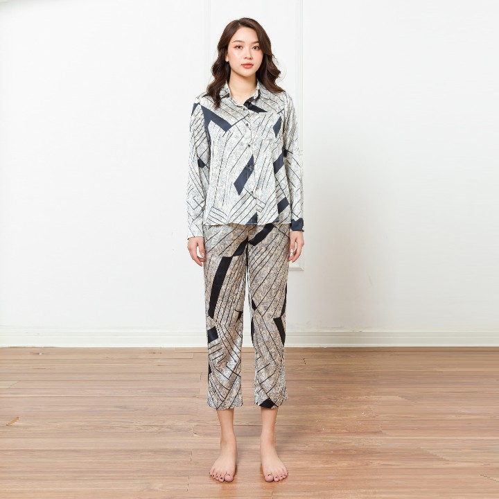 Đồ ngủ mặc nhà thiết kế nữ Freedy-Pijama dài tay hoa xanh đen- 91432202F012